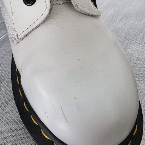 White Lace-Up Boots Dr. Martens Air Wair AW004 Size 7 - Picture 4 of 11
